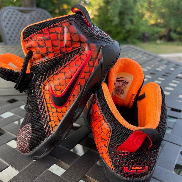 Nike LeBron XII Reptile - Picture 3 of 5